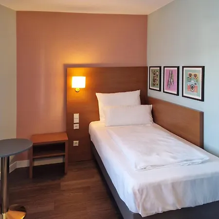 Garner Centre By Ihg 3* Stuttgart