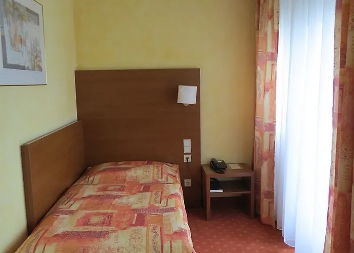 Garner Centre By Ihg 3*