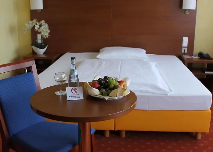 Garner Centre By Ihg 3*