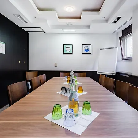 Garner Centre By Ihg