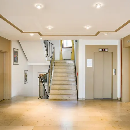 Hotel Garner Centre By Ihg