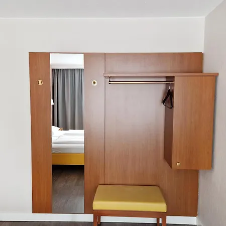 Hotel Garner Centre By Ihg
