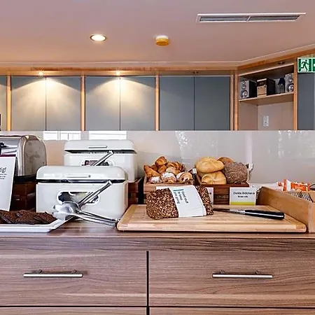 Garner Centre By Ihg Hotell 3*