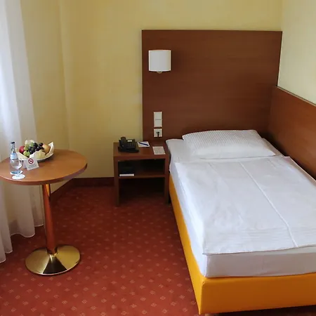 Garner Centre By Ihg 3*