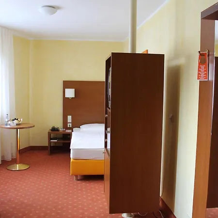 Hotell Garner Centre By Ihg 3*
