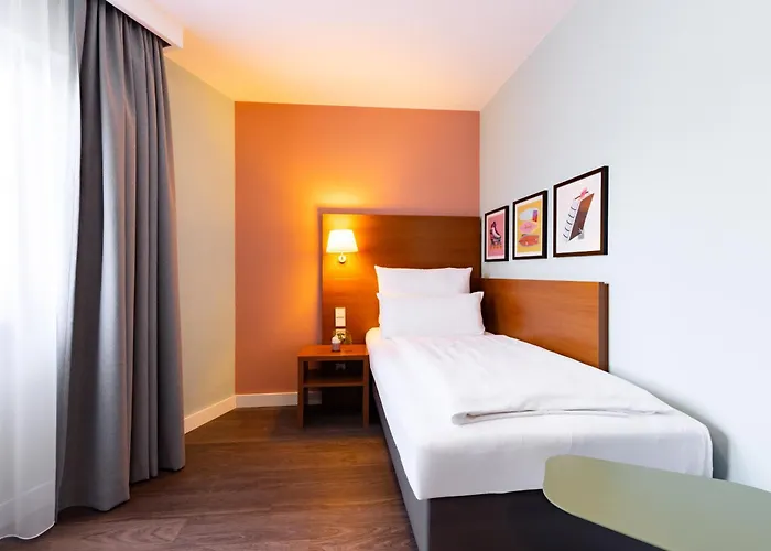 Garner Centre By Ihg 3*