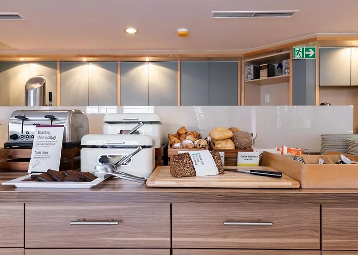 Garner Centre By Ihg 3*