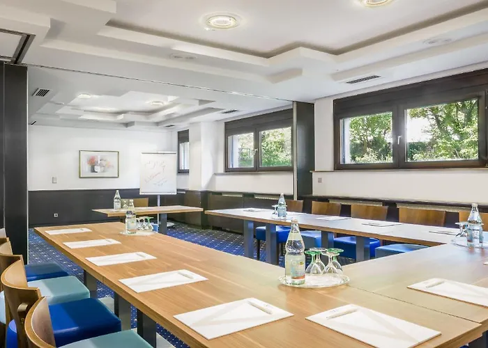 Garner Centre By Ihg Hotel 3*