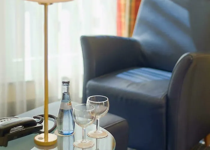 Garner Centre By Ihg Hotell 3*