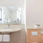 Hotel Garner Centre By Ihg 3*