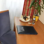 Garner Centre By Ihg Hotel 3*
