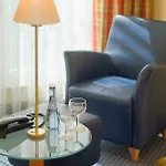 Garner Centre By Ihg Hotel 3*