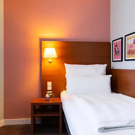 Garner Centre By Ihg 3*