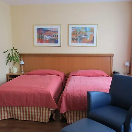 Garner Centre By Ihg 3*