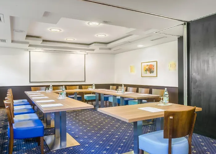 Hotel Garner Centre By Ihg 3*